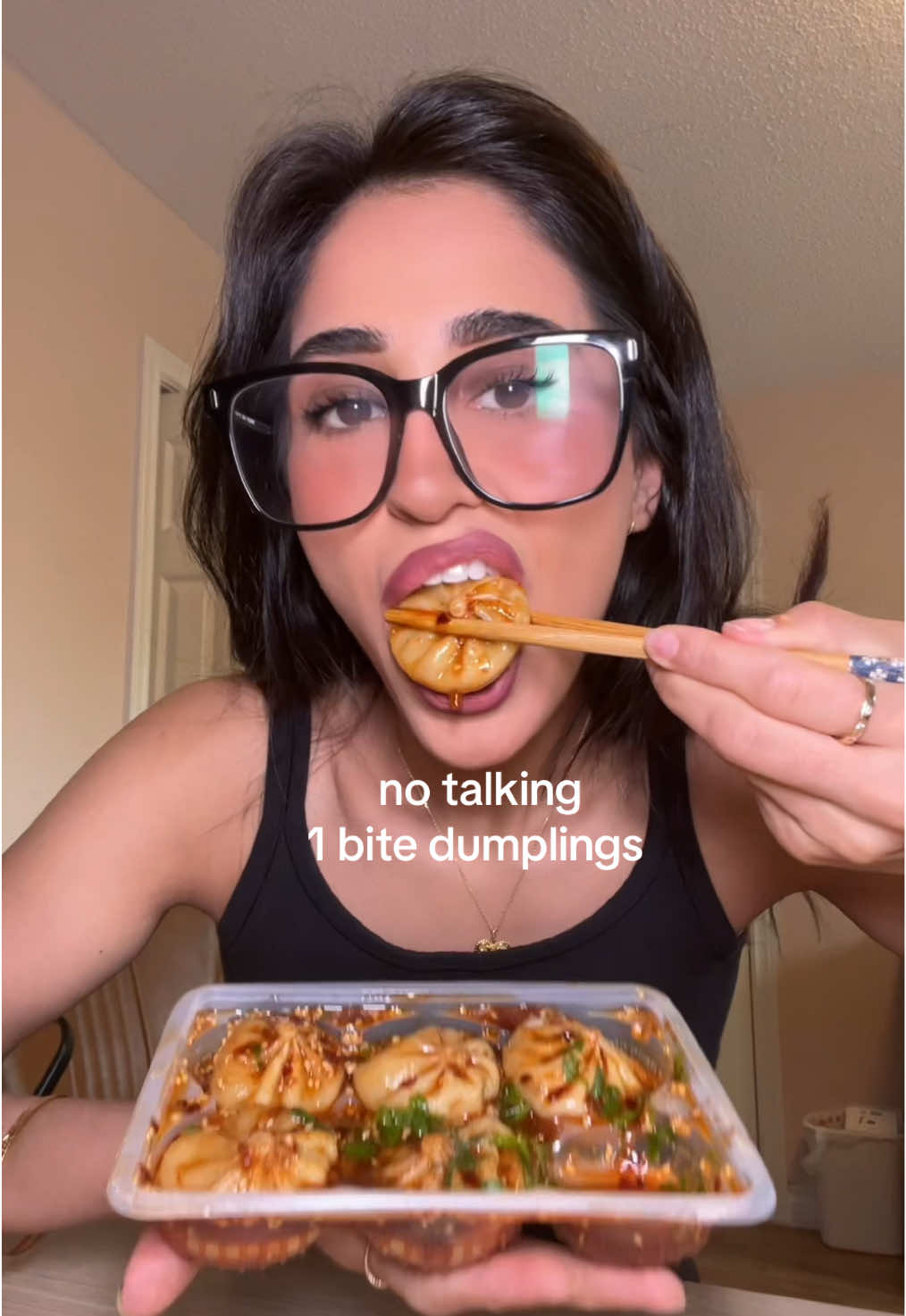 no talking just dumplings 🥟 and @Bloom Nutrition #bloompartner #dumplings #juicysoupdumplings #soupdumplings #asmrfood #asmr #eatwithme #FoodTok #foodinspiration 
