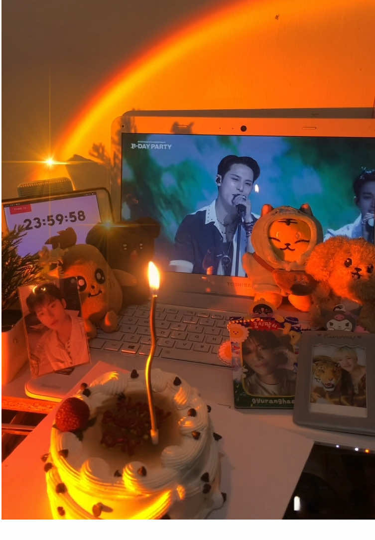 🎂[𝟸𝟶𝟸𝟻.𝟶𝟼.𝟸𝟺]  𝜗𝜚 ࣪˖ ִ𐙚 “𝘊𝘩𝘢𝘱𝘵𝘦𝘳 28 𝘶𝘯𝘭𝘰𝘤𝘬𝘦𝘥. 𝘐’𝘮 𝘯𝘰𝘵 𝘰𝘭𝘥𝘦𝘳. 𝘐’𝘮 𝘫𝘶𝘴𝘵 𝘮𝘰𝘳𝘦… 𝘮𝘦”  @SEVENTEEN  #happybirthday #happyburstday #seventeen #carat #trend #hbdtome 