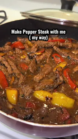 Such an easy & affordable dinner!  All ingredients to make Pepper steak can be found at Aldi 🧡 • • • #aldidinnerideas #easydinnerideas #DinnerIdeas #aldi #aldifinds #aldidinners #dinneronabudget #afforablefood #alditiktok #EasyRecipe #makedinnerwithme #cooking #dinnervlog 