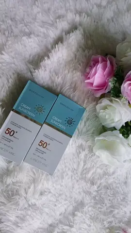 LANCER KING Cream SUNSCREEN Isolation sunscreen Spf50+ pa+++ Ethylhezyl Dioxide  Effectively Blocks  UVA And UVB NET: 1.76FL.OZ.E 50G #Lancerking  #SUNSCREEN  #spf50 ++++ #TikTokMadeMeBuy  #tiktok  #handpack  #frangrancegood  #bangkokthailand  #byetakecare 