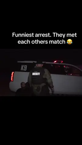 They’re both so quick with it 😂 #cop #copsoftiktok #copsontiktok #bodycamfootage 