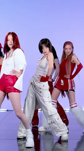 #ITZY GIRLS WILL BE GIRLS RELAY FANCAM #kpop #nayeonzfc #fancam #blowup #viral #relaydance #studiochoom 