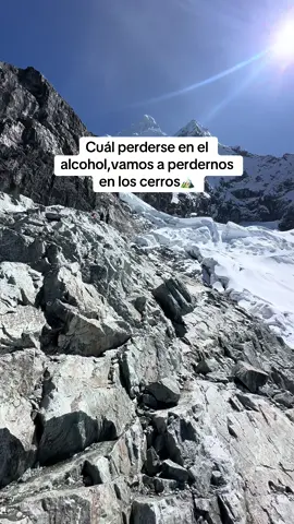 El Huaguruncho, llamado también Colmillo Blanco o de Nieve, es una montaña de la Cordillera Huaguruncho, ubicada entre Huánuco y Pasco, Perú, con 5.723 m de altitud.   #nevadoguaguruncho☃️ #pasco#serrodepasco #paratiiiiiiiiiiiiiiiiiiiiiiiiiiiiiii#viralllllll #peru🇵🇪#nevados#trekkin#Hiking#nature#fyp#montañistas⛰ #granolaboys 