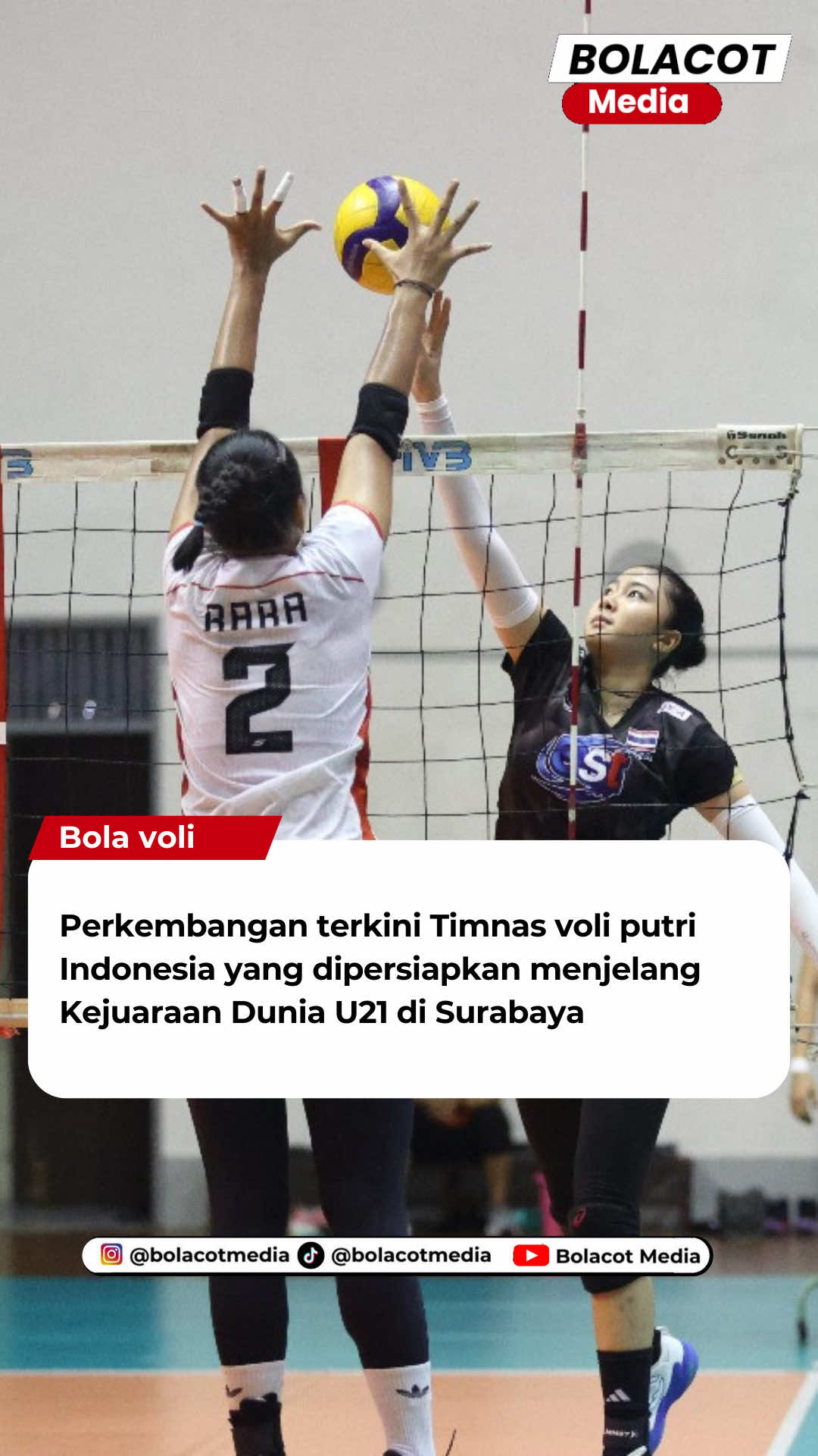 Marcos Sugiyama mengaku senang bisa menjadi bagian Timnas voli putri Indonesia untuk mempersiapkan diri pada Kejuaraan Dunia U-21 di Surabaya pada Agustus mendatang Juru taktik keturunan Brasil-Jepang tersebut menilai Kadek Diva Yanti Putri cum suis berproses sangat luar biasa setelah satu bulan berlatih bersama Kini mantan pelatih Yogya Falcons tersebut tinggal meramu sedikit komposisi pemainnya mengingat waktu semakin dekat untuk tampil pada kejuaraan akbar voli dunia tersebut 📸 Dokumentas PBVSI #bolacotmedia #bolavoli #volleyball #proliga #emtek #voliindo #inavolleyball #alyaregifa #popsivopolwan #jakartapopsivo #sabhara #ppop #pbvsiofficial #sentul #mojitv #mojisports 