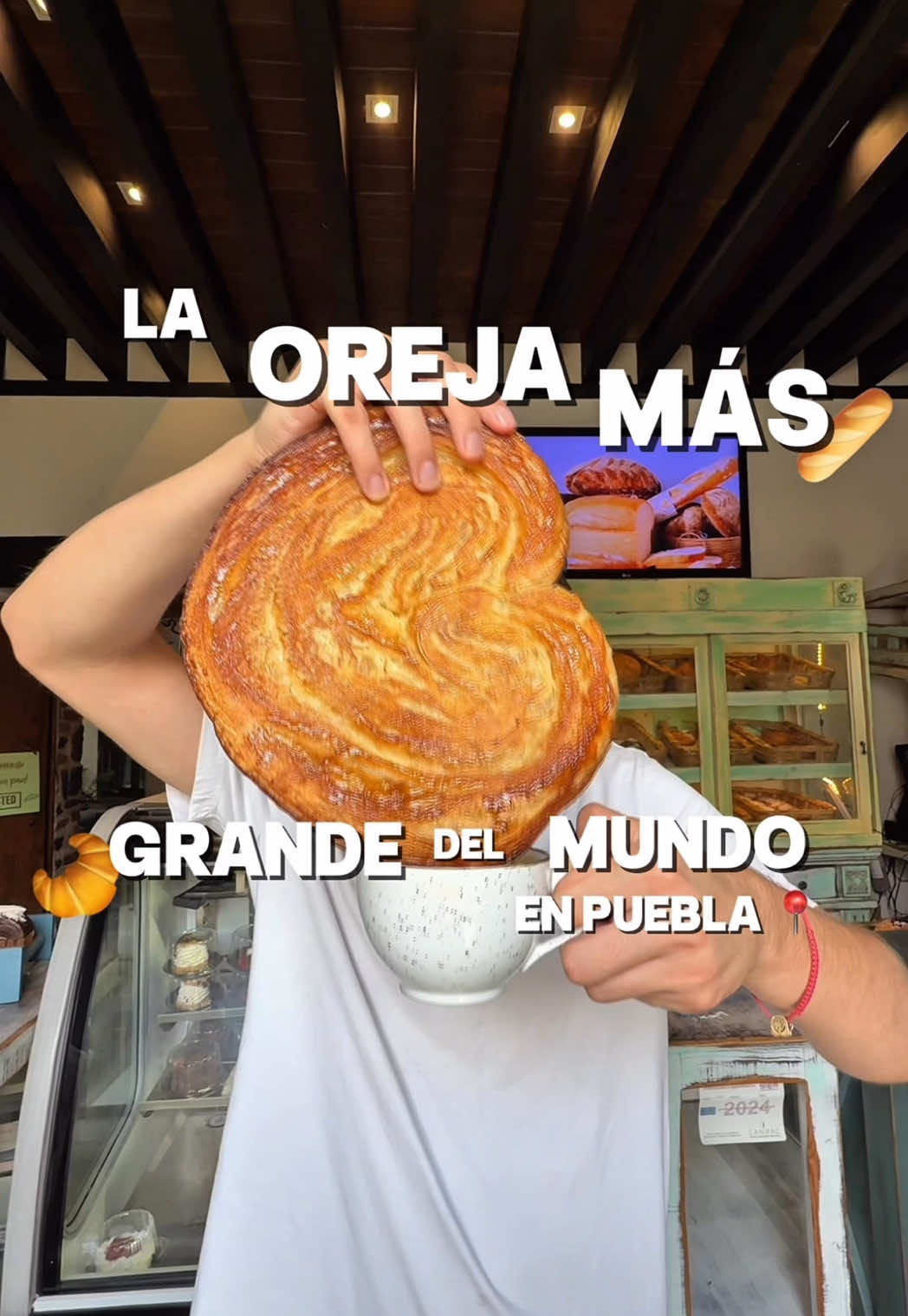 La oreja MAS GRANDE del 🌍!!  @lafrancesitapanaderia  #puebla #panaderia #croissant #baguette #pan #desayuno 