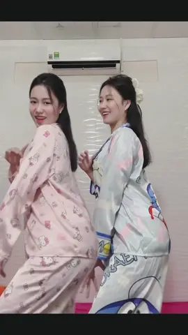 Hello Kitty hay Doreamon #hantran1998 #tiktok #xuhuong #trending #dance 