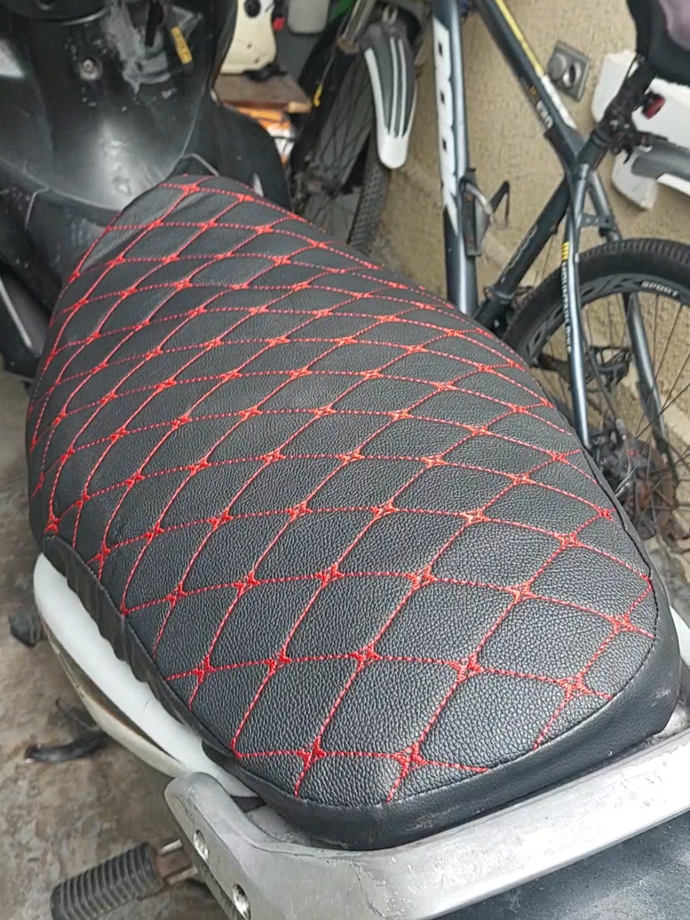 Motorcycle Seat Cover Leather  affordable at scrach free #affordableseatcover #leathermotorcycleseatcover #motorcycleseatcover 