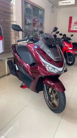 Simaniss Burgundy Ready stok nih brosist ❤️yuk diorder untuk pengajuan cash/kreditnya🥰🙏🏻 #fypage #masukberandafyp #fyp #pcxroadsync2025 #pcx160 #honda #pandeglang #hondabanten @TMSHondaCipacung 