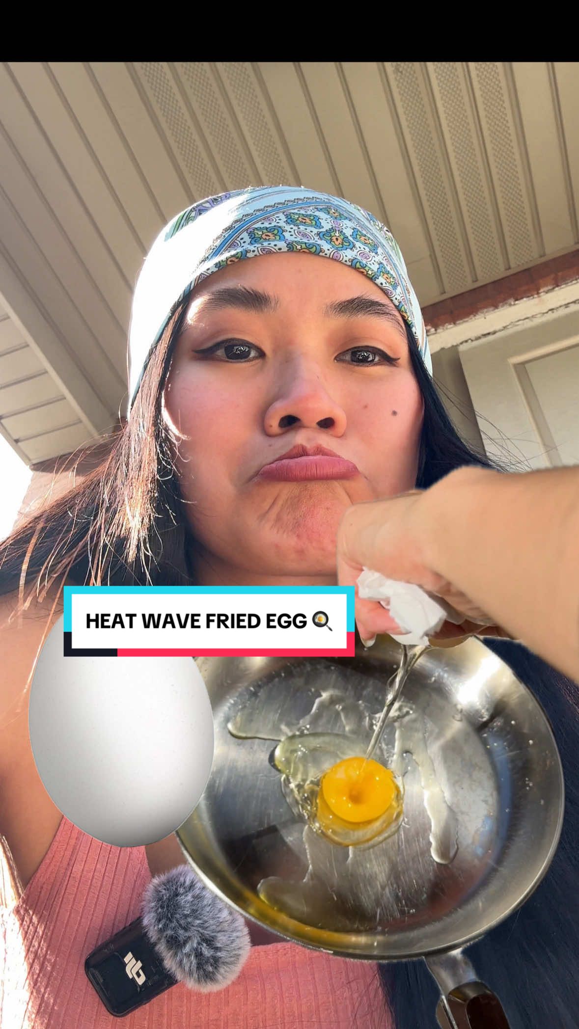 frying an egg in the heat wave 🥵🍳☀️ #heatwave #chicagoweather #sunny #friedegg #fail #hotweather #extremeheat 