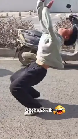Flip Meets Van A guy does backflips without watching where he’s going and hilariously crashes into a van. 🤣🤣🤣 Do you find it funny?  Then leave a comment with the emoji -🤣  and leave a like👍 #FlipFail #EpicCrash #FunnyMoments #Hilarious #Oops #VanGoneWrong #ComedyGold #LaughOutLoud #GymnasticsMishap #EpicFail #Whoops #UnplannedHit #BackflipOops #FunnyFails #LOL #UnexpectedImpact #HeadBump #FlipBlunder #VanCollision #StuntGoneWrong #TumbleTrouble It made you laugh?