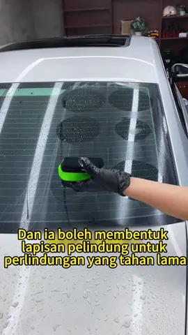 If your car has an oil film,try this portable cleaning brush!#cars #carsoftiktok #carslover #cargoodthing #oil #Film #clean #kereta #fyp #foryou #tiktok #car #kereta #pembersihankereta 