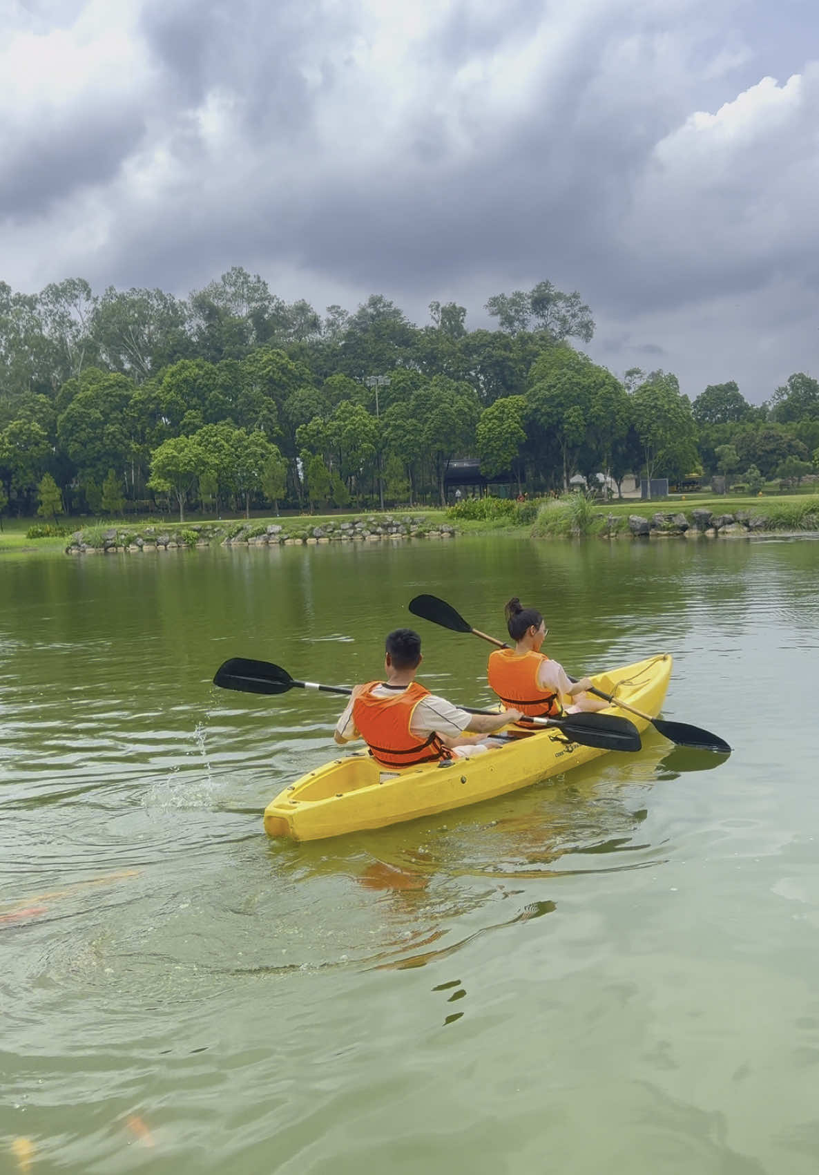 Em không do dự đâu, em đi luôn 🛶 Chèo thuyền kayak hồ Đồng Chương 