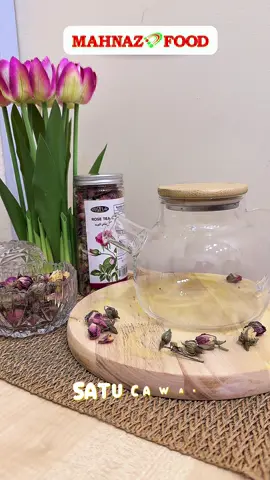 🌹 Nak rasa teh bunga yang wangi & menenangkan? Jom belajar cara buat Teh Rose yang mudah & sihat! 🌿 ✅ Ambil 1 sudu besar bunga ros kering Mahnaz Food ✅ Tuang air panas (bukan mendidih ya!) ✅ Biarkan 5–7 minit sampai bunga kembang ✅ Boleh tambah madu jika suka 🍯 💖 Siap untuk dinikmati! Minuman ini bukan saja cantik, tapi bantu tenangkan minda dan segarkan tubuh 🫖✨ 📍 Dapatkan Rose Tea eksklusif hanya di Mahnaz Food! #MahnazFood #TehRose #TehHerba 