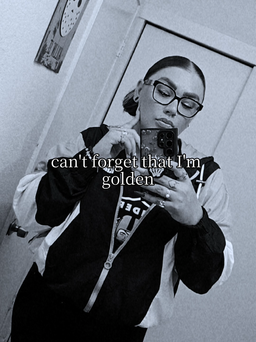 some people lucky I changed lol #foryoupage #trend #girlswithtattoos #motorcyclesoftiktok #bikerbabe #girlriders #fyp #sacramento #cali #femaleswhoride #motorcycle #bikergirl #CapCut 