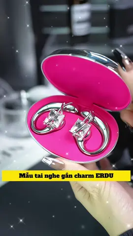 Tai nghe gắn chamr xinh nè #review #tainghe #phukiendienthoai #phukiendienthoai #ngocreview 