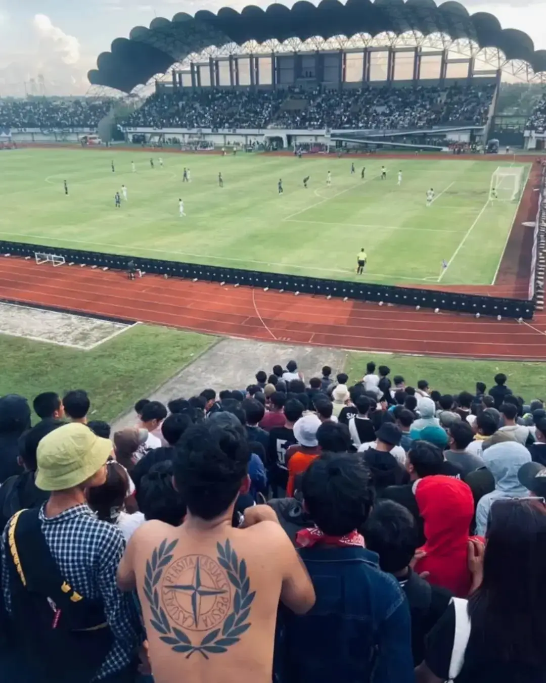 Kekacauan yang tercipta diteras adalah cinta yang sesungguhnya💜🕊️ #persitatangerang #persitafans #persitacasuals 