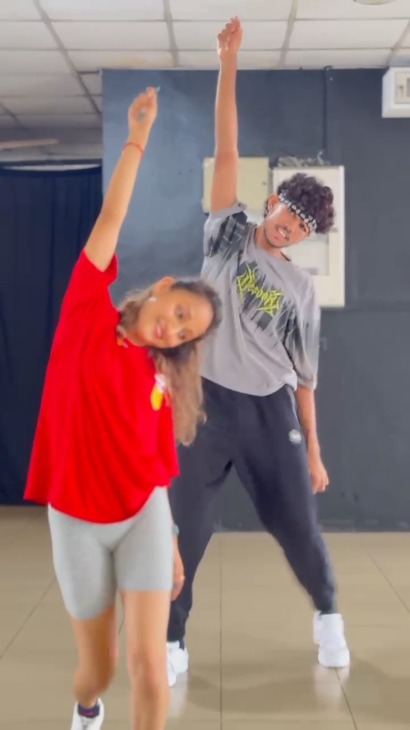 😅❤️ මල පෙරෙතයො🫣 #onemillionaudition #srilankan_tik_tok🇱🇰 #viral #goviral #fouryoupage #100kviews #1millionaudition #100kviews @Ama Kankanamge @KAVINDU Dancer 🤍💋 @Kumod Sanjuna @𝐇𝐚𝐳y 💋🥷 @👑Shehan Tharindu ❤️💪 @DINUSHA (DREAM KITCHEN) @Lochi_boy 🫀💋  @°•°•° Sudu____Malli°•°•° @📍 Ｓｌｏｗ　ＭｉｎｄＳ ぷ宇ソ.....🙂💔