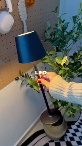 Cantiknya lampu ni. Jadikan lampu study lawa, lampu tidur pun lawa. Love it!! ✨ #lampdesk #ledlampdesk #lampumeja #lamputidur #review #ledlamp #lampucantik #lampuviral 