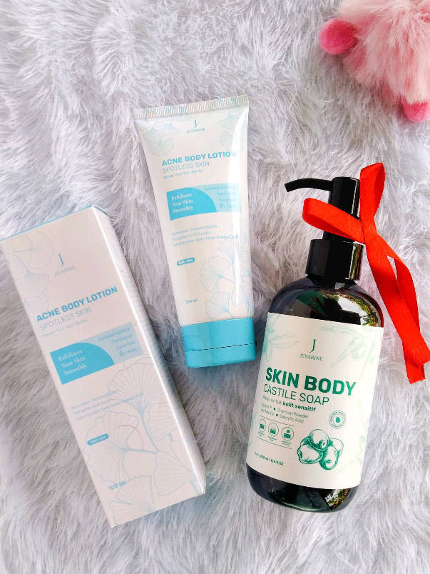 produk sebagus ini udah mah segede gentong dapet 2 cuman 100ribuan 😭, ini @official.jevarine lagi sedekah kah? 😭 #bodycare #jevarine #sabungatal #jerawatbadan #perawatankulit #jevarinebodycare #4u 
