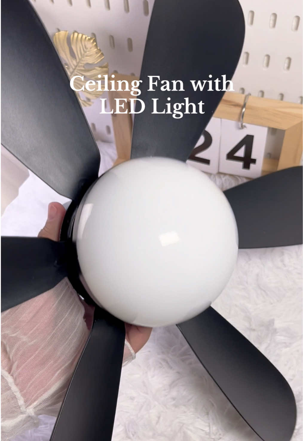 infairness ha malakas ang hangin ng fan niya 🤩🤩  #lightbulb #light #ceilingfa #ceilingfanwithledlights #ceilingfanwithremote #fanwithlight #2in1 #trending #fyp 