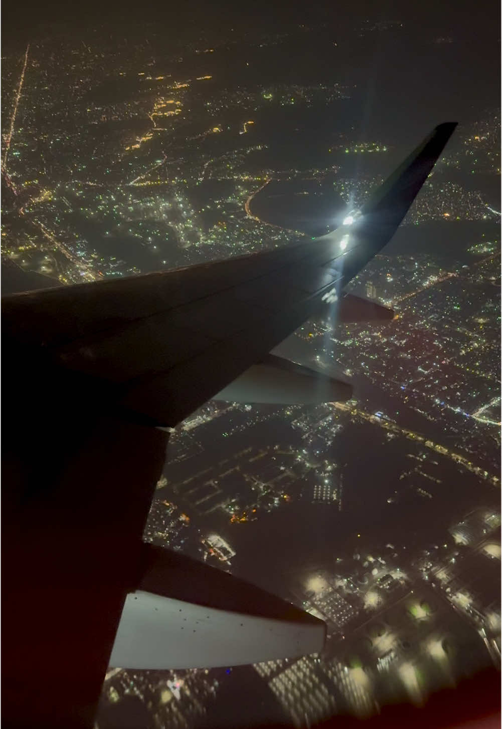 AIRPLANES IN THE NIGHT SKY ✨ Vistara Air A320 NEO banking over India #creatorsearchinsights #airplanesinthenightsky #airplanenightflight #nightflight #nightflights #nightfly #nightflyer #nightflying #nightflyers #vistaraairlines #airindia #aviation #aviationlovers #aviationlife #aviationdaily #aviationtiktok #aviationgeek #aviation4u #aviationphotography #aviationworld #aviationlover #plane #planes #planespotting #planespotter #planespotters #planelover #planelovers #airplane #airplanes #airplanetiktok #airplanespotting #airplanelovers #aircraft #aircrafts #aircraftlovers #aircraftlover #bigjetplane #jetaction #avgeek #avgeeks #aviationvideo #aviationvideos #planevideo #planevideos