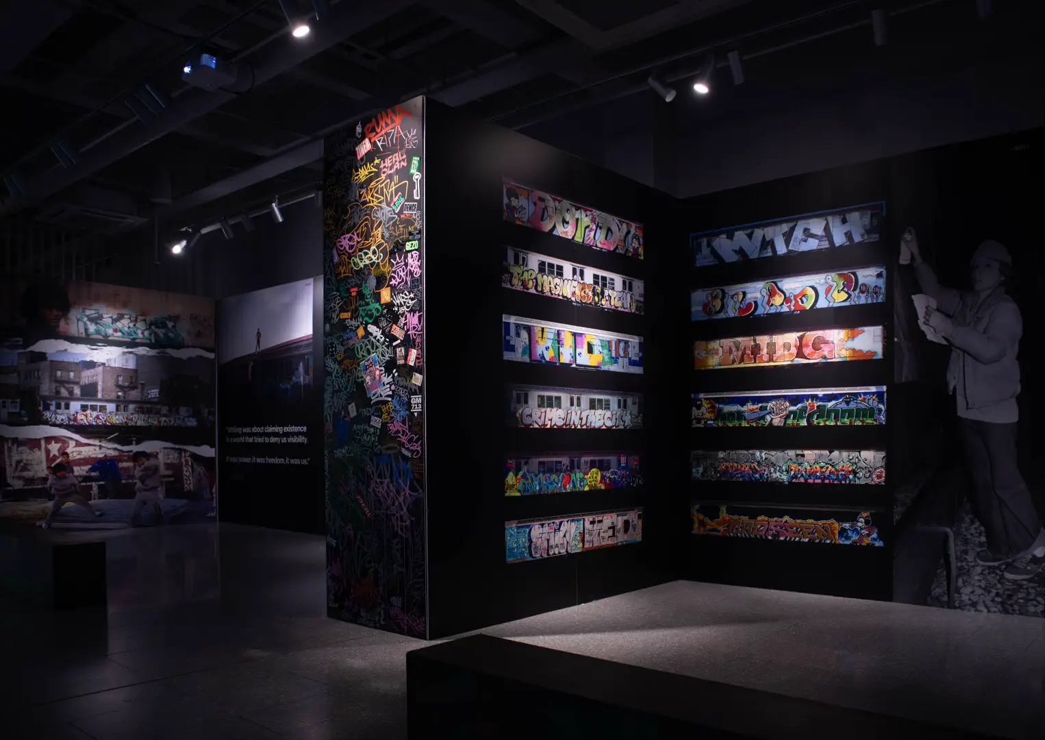 Ends this Sunday at 6pm @Bullring @aliaerosol #bullring #birmingham #graffiti 