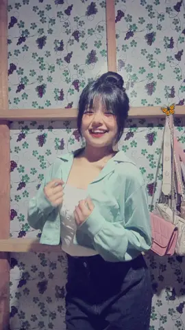 #အရူးမယေးကိုကြည့်ပါအုံး🤭🤪  #သက်သာတာနဲ့ယွနေ🤪🦋