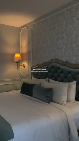 Suka banget interiornya🥹❤️  Btw kalian bisa pesan / booking hotel lewat tag lokasi di video ini yaaa😘 #fyp #jogja #fypシ #placetogojogja #nongkrongjogja #cafejogja #placetogo #hiddengemsjogja #cafe #hotel #wisatajogja 
