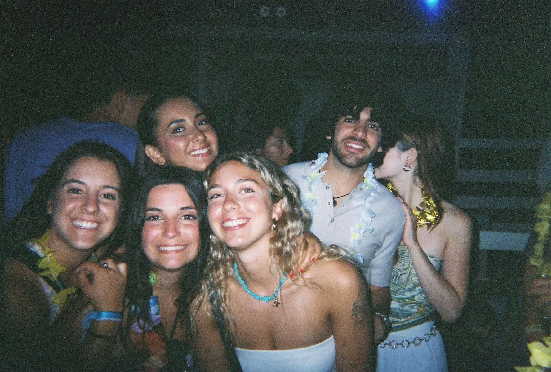 dos carretes y muchiiiiisimas sonrisas