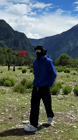 The beautiful scenery makes people relaxed and happy. #fpy #dance #handsome 