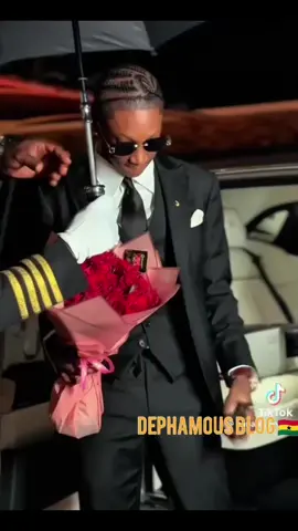 Eiii Infact Money sweet ooo..watch how Cheddars son Lincoln-Jacobs Bediako pulled up at His Prom night is really mind blowing 😳😳🙄🙄 #trendingvideo  #fyp  #foryoupage  #goviral  #travel  #greenscreenvideo  #tik_tok 