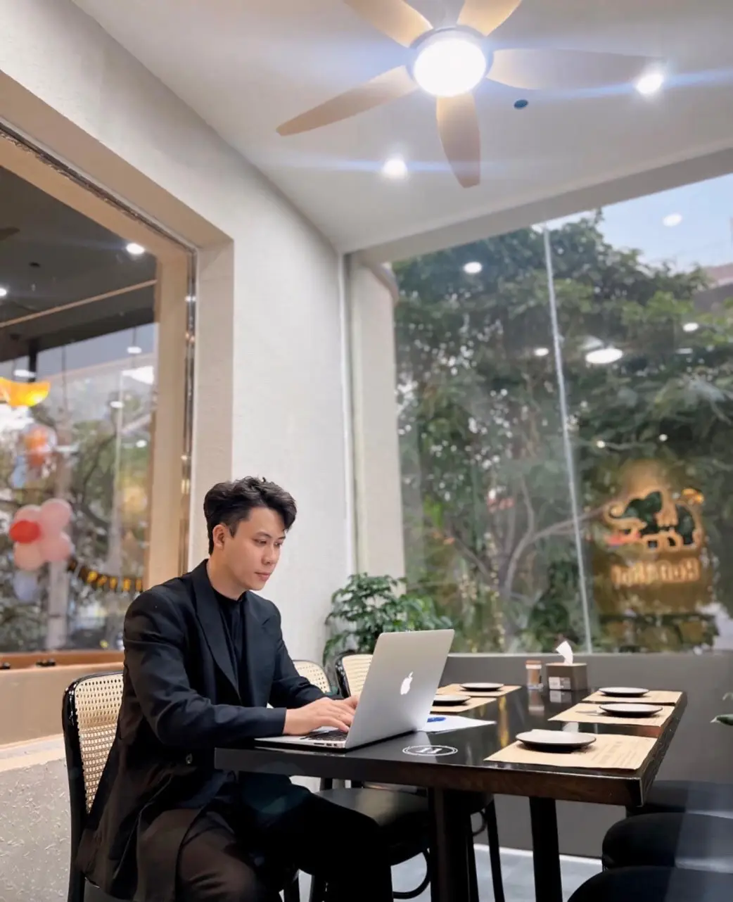 Mượn nhau chỉ một chút thanh xuân, mà phải trả nhau cả một đời nhung nhớ...! 🥰 #xuhuongtiktok #xuhuong #bapngo🌽😛 