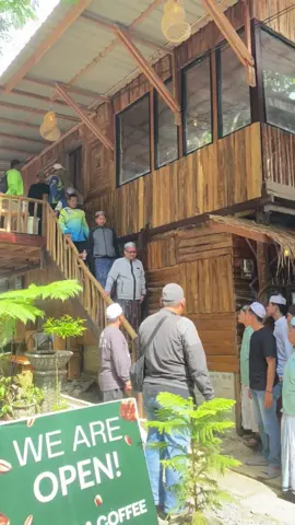 santai bersama abah guru di cefe manggal #abah #abahguru #abahgurusyairazi #guru #gurusyairazi #pondokdalpa #santr #santripondok #santrikeren #loksadokandangan #fyviral #fyv #manggala #cefe #santrikeren 