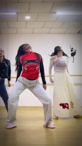 shud suraad hiisima hha❤️‍🔥 #fyp #lumo #sophiaspaace #mongolian #mongolia #sza #dance 