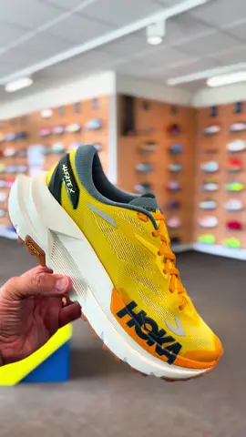 New HOKA Mafate X 🚨 The HOKA Mafate X is a trail running shoe engineered to give you the comfort, support, and resilience you need to go the distance.🏃🏻‍♂️‍➡️ Shoe Specs Weight:	12.1 oz 343 g Heel Stack:	48 mm Forefoot Stack:	40 mm Heel-Toe Offset:	8 mm Technologies: MIDSOLE:  Smooth MetaRocker  Rearfoot-focused Active Foot Frame Carbon fiber plate PEBA superfoam core Supercritical EVA foam carrier SCF TPEE sockliner OUTSOLE Vibram Megagrip 3.5 mm lugs Zonal rubber UPPER Woven textile Protective toe cap Molded TPU heel counter Link in bio 👆📱 @hoka_eu  #hoka #mafate #x #trail #Running #shoe #vibram 