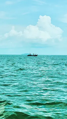 #tiktokmyanmar2025  #beautifulmyanmar  #bhonepaing  #kyaukkervillage  #seavideo  #kyaukkerbeach  #myeik  #fishman  #တံငါရွာနေပူထဲ 