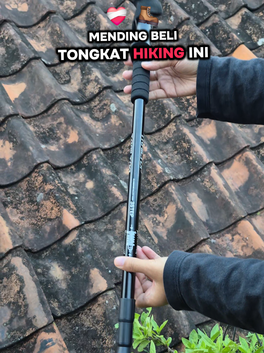 yakin masih mau sewa lagi? kalau aku mending beli bisa dipakai sampai bosen 😆 Tracking pole lipat tongkat daki gunung atau hiking. Membantu agar tidak cepat lelah dan menjaga keseimbangan tubuh #trackingpole #tongkathiking #trailtop #tongkatgunung
