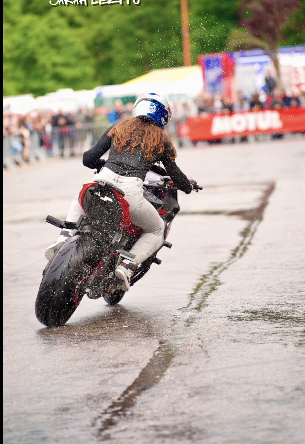 🏍️🌧️🙌