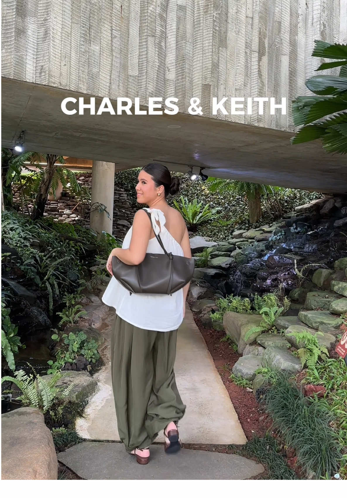 new season calls for new staples! Charles & Keith understood the assignment with the Calla Tote Bag 💚 @CHARLES & KEITH SINGAPORE #ImwithCharlesKeith #CharlesKeithCommunity 