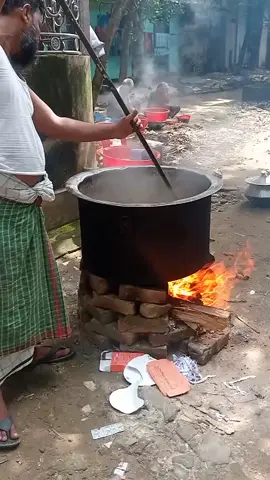 একজন রান্না করে জীবনের তাগিদে। আরকেজন ক্ষুধা নিবারন করে পেটের তাগিদে।  #viralvideo #viral #trending #biriyani 