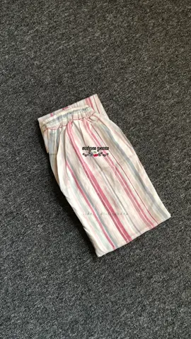 Day 15 - stripes pants ⋆｡‧˚ʚ🍒ɞ˚‧｡⋆ akhirnyaaaa nemuin yang gemes gemes lagiiiii🤏🤏 ∙Linen stripes pants warna warni yang superrrr lucuuukkkk🍬🍭🎀 🛍lynkk no.280 yg mau samaan✨ #stripes #stripepants #outfit #OOTD #linenpants #linenoutfit 