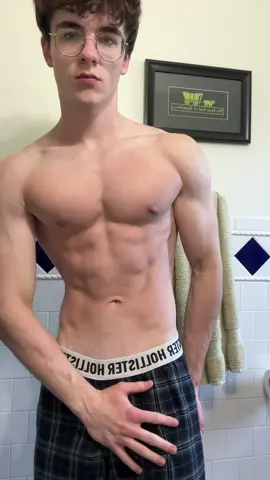 Slept too late to hit my normal post time  #aesthetic #GymTok #lean #gymmotivation 