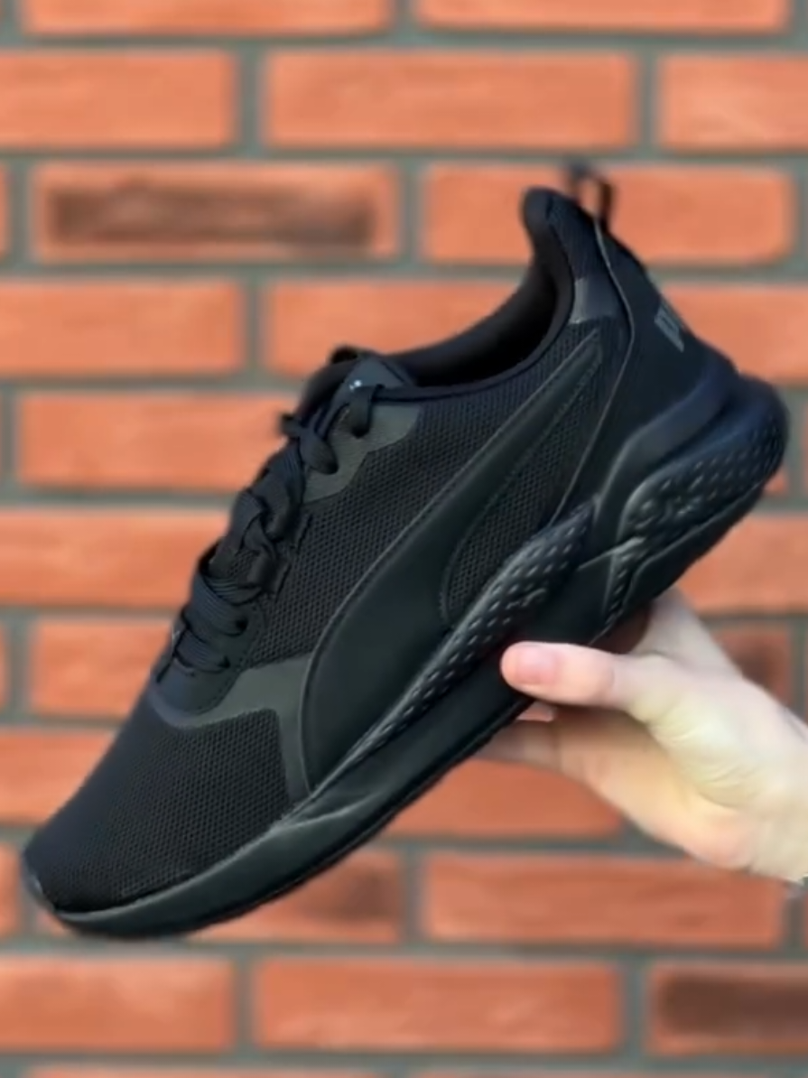 #sepatu #sepatulari #sepaturunning #puma #pumaindonesia #sepatupuma #runningshoes 