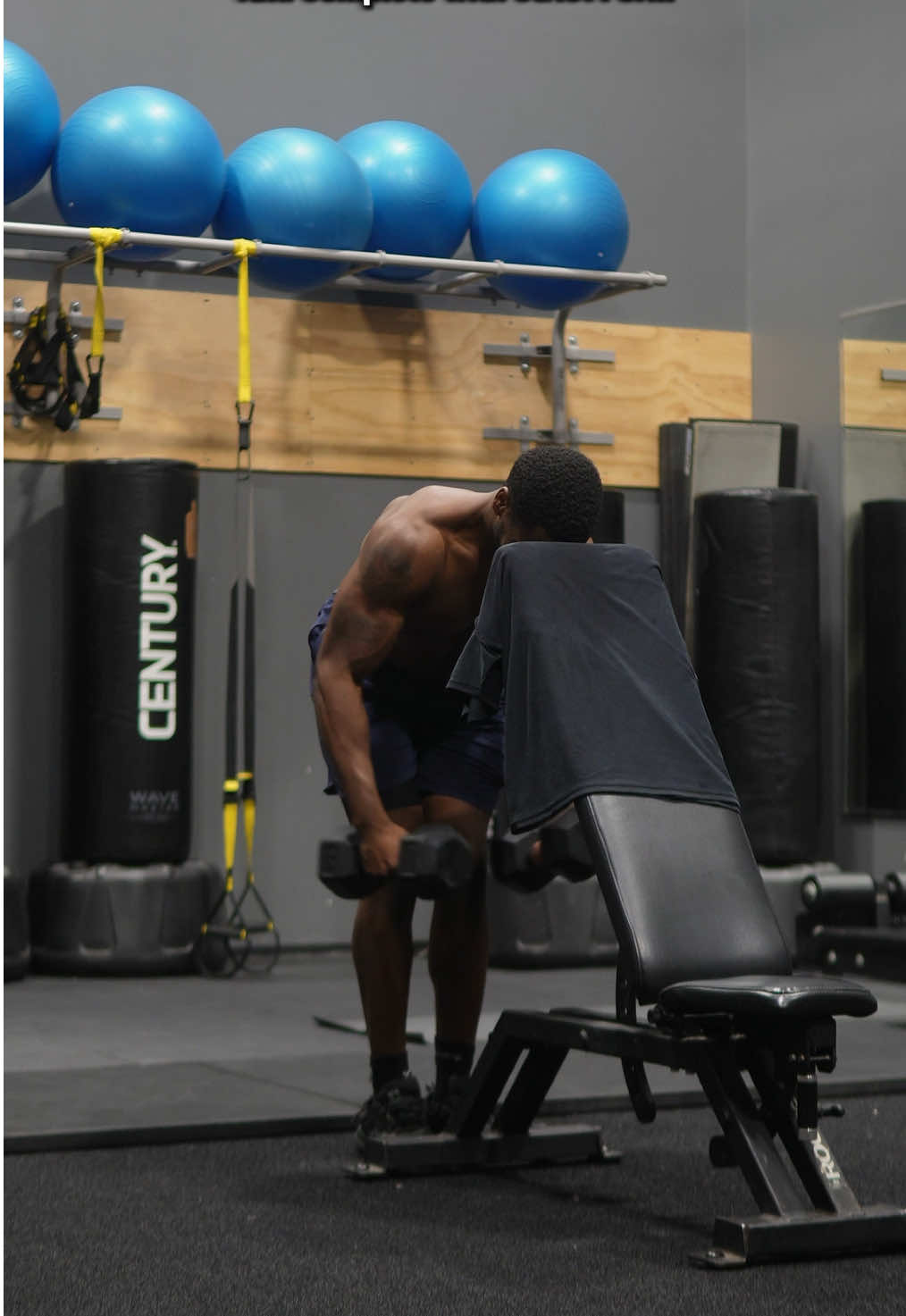 Rear Delt Fly’s Gym Hack ⚠️ If you want to maximize isolation and complete rear Delt fly’s with strict form, add this workout to the list ✅ Save + Share 📲 #gymhacks #GymTok #workouttip #gymtips #backworkout #reardelts #fyp 