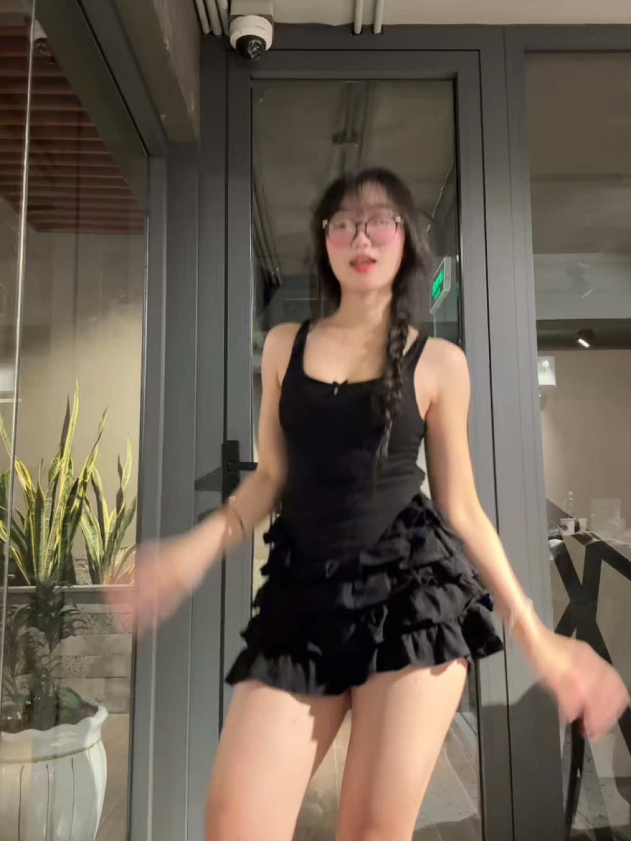 y que fe ver khác (có quần đùi)  #kanhihi_ #TikTokDanceVN 