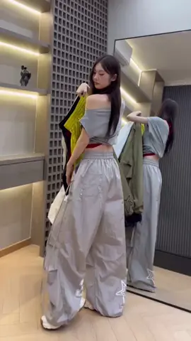 #xuhuong #macdepmoingay #quanao #moingaymotoutfit #phoidoxinh #quannu 