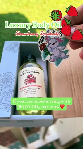 This stuff smells amazing! This is my 3rd scent from this company and they never disappoint! #strawberry #shortcake #bodyoil #cuticleoil #sogood #soothinghousebodyoil 