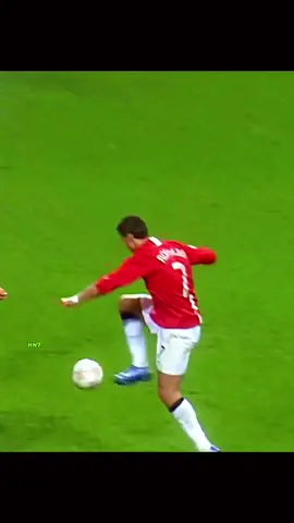 Young Ronaldo skills ❤️🔥#ronaldo #cr7cristianoronaldo #thegoat #skills #viralvideos #fyp 