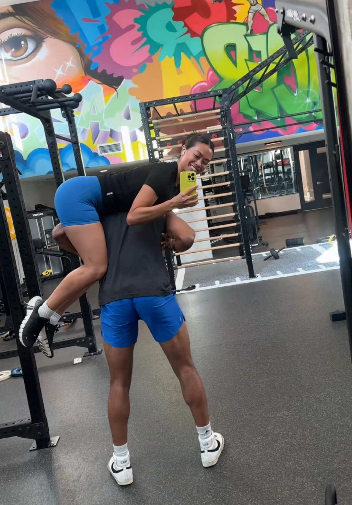 I just need a big man to pick me up anddddd 😩🤝 #gym #GymTok #Fitness #fitnessmotivation #relatable #couplecomedy #couplegoals #fitnessmotivation 