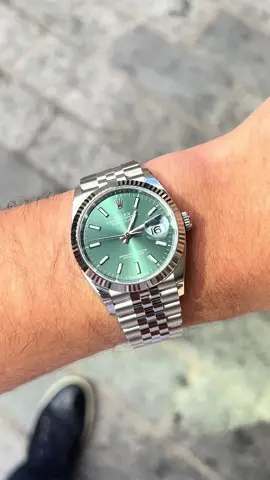 🍀M I N T🍀 Rolex Datejust36 ‘Mint’ green dial  126234 ~ 2024 ~ box & papers  Available To Source✅ 📍Shop Address📍 53 Liverpool Street, London, EC2M 7QN 📍Next to the Andaz hotel📍 Parking on Liverpool street ⚪️ Kettle club watches est 2015 ⚪️ Shop open Monday - Friday 10:30am - 5:30pm ⚪️ No need for appointment. Walk ins welcome ⚪️ Free next day delivery (UK) 📭 ⚪️ International shipping available Servicing & Polishing ⚪️ All major credit cards accepted💳 ⚪️ Call: 07391 039433 WhatsApp: 07391 039433 ⚪️ Www.Kettleclub.Co.uk All our watches are #InStockNow  ———————————————————— Kettle Club Est 2015 London’s leading second hand watch dealers, we are not associated with any of the luxury brands we sell #InStockNow #rolex #rolexwatches #watch #watches #watchmegrow #watchtillend #watchmymagic #rolexwatch #watch #watches #rolexdatejust #date #datejust #mint 